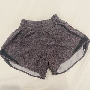 LIGHTLY WORN LULULEMON Hotty Hot Short II 2.5”